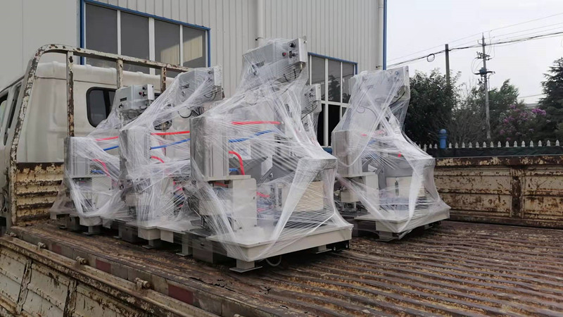 篷布打扣機發貨(圖1) 篷布打扣機發貨(圖1)